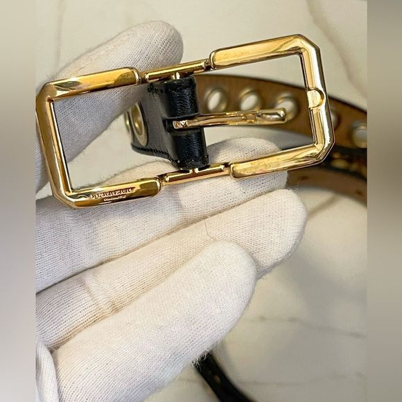 ⭐️HOST PICK⭐️ BURBERRY Metal Eyelet Belt - Picture 3 of 9